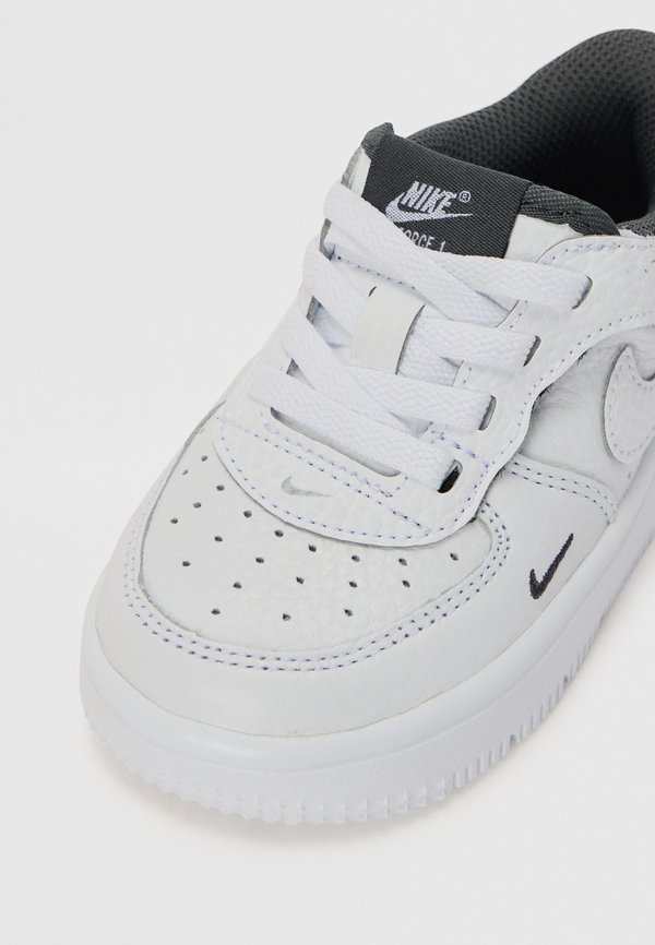 FORCE 1 LOW UNISEX - Trainers3