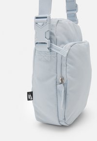 Nike Sportswear HERITAGE CROSSBODY UNISEX - Mala a tiracolo - aura/amethyst wave