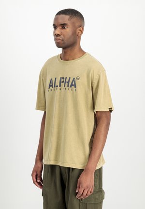 Alpha Industries, ALPHA INDUSTRIES MEN - T-SHIRTS ALPHA STENCIL T-SHIRT - T-Shirt print - light olive