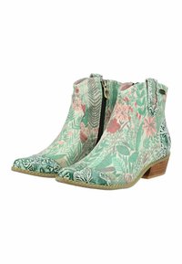 Bottines avec motifs floraux et feuillus en vert, rose et blanc, dotées de fermetures éclair latérales et de petits talons en bois.