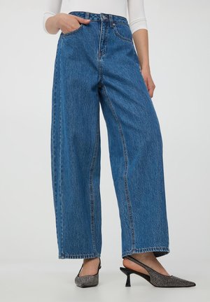 Terranova BALLOON - Jeans a zampa - blu denim medio