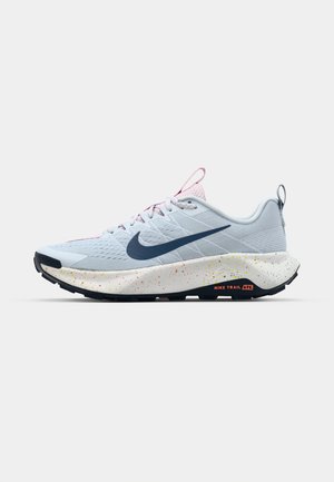 Nike Performance REACTX WILDHORSE 10 - Trail running shoes - pure platinum/armory navy/football grey/pink foam/cinnamon/magic ember