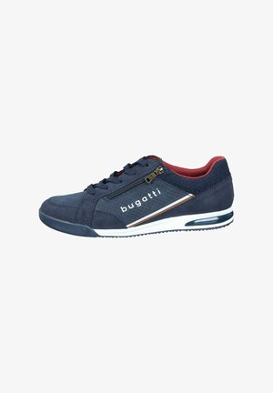 Marineblaue Sneakers mit Wildleder- und Mesh-Elementen, ausgestattet mit einem Reißverschluss und einem Logo-Accessoire. Weiße Zwischensohle mit profilierter Gummisohle.