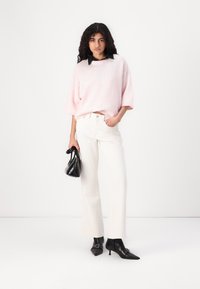 Gina Tricot SHORT SLEEVE - Camisola - chalk pink