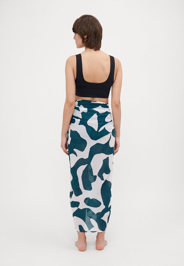 Long-Length Sarong Coverup - Beach accessory3