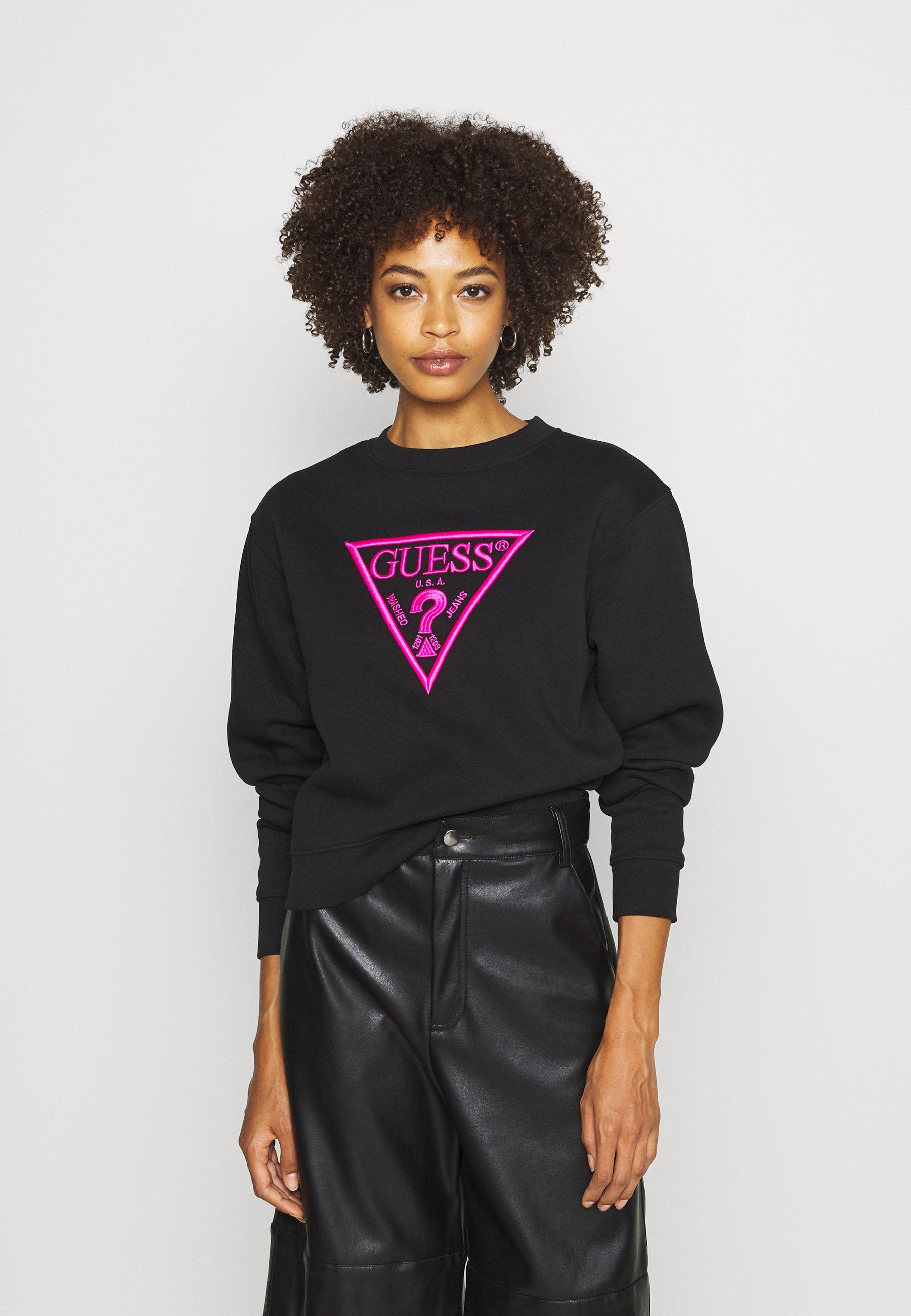guess triangle sweatshirt