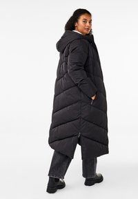 Zizzi PUFFER UND TASCHEN - Manteau d'hiver - black