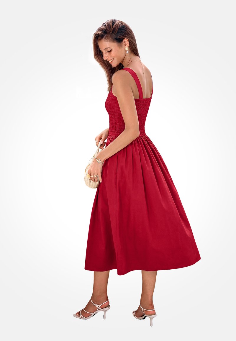 Cupshe SMOCKED FLARED MIDI - Day dress - red
