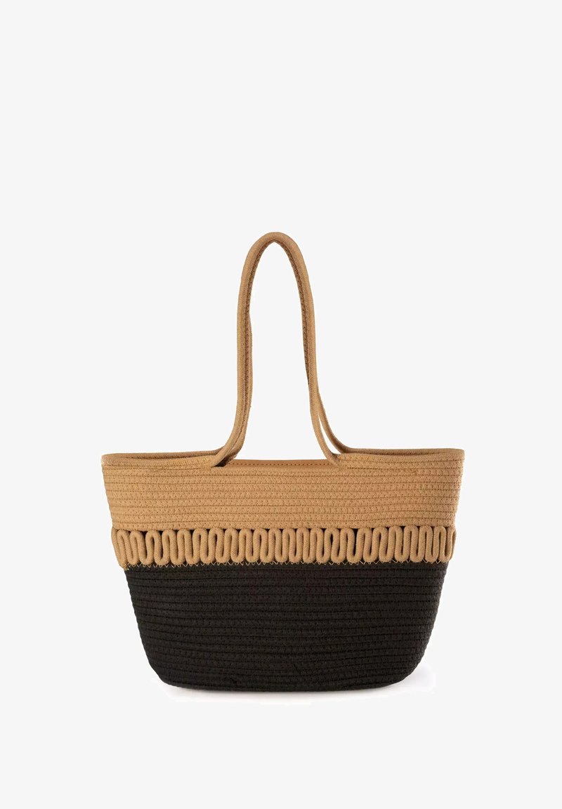 Torebka na ramię wykonana z plecionki, z beżową górną częścią i czarną dolną częścią, o teksturowanym wykończeniu i dekoracyjnymi akcentami w postaci pętli.