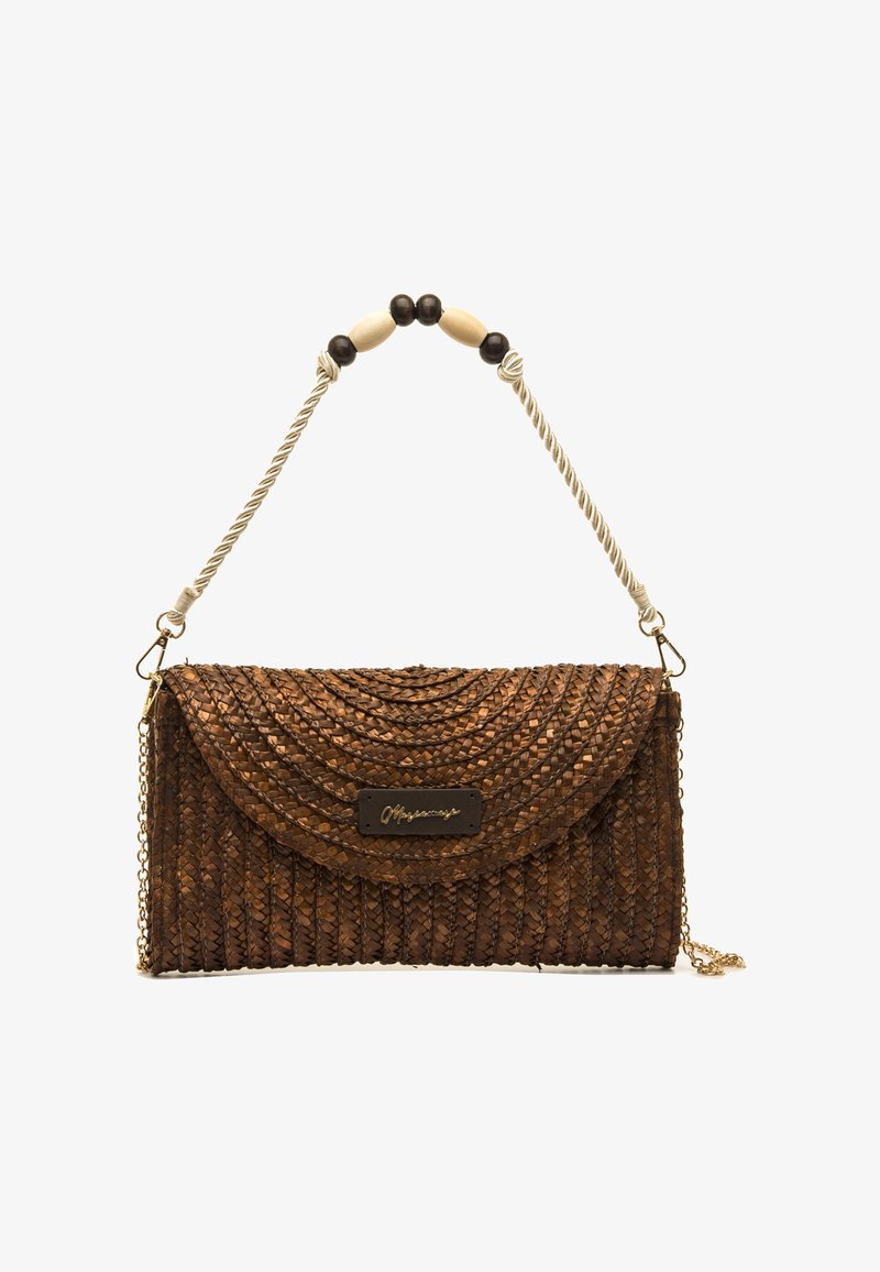 Pochette intrecciata marrone con patta curva, superficie strutturata, manico decorativo con perle di legno e targhetta logo in tono oro.