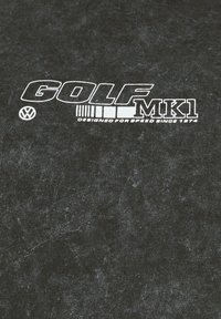 Tissu noir avec texte blanc indiquant « GOLF MK1 Designed for speed since 1974 » et le logo Volkswagen.