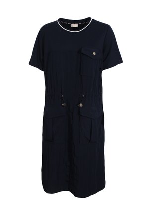 Abito navy a maniche corte con scollo rotondo, tasca applicata frontale, vita con cordino, e due tasche inferiori. Tessuto morbido e strutturato.