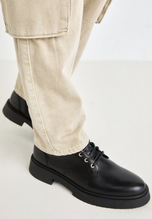 Steve Madden ZEKE - Schnürstiefelette - black