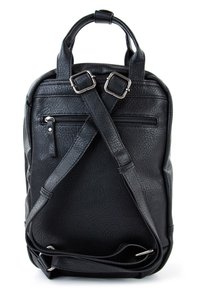 Czarna skórzana plecak z teksturowanym wykończeniem, podwójnymi uchwytami i regulowanymi paskami. Posiada przednią kieszeń zapinaną na zamek oraz elementy w srebrnym odcieniu.