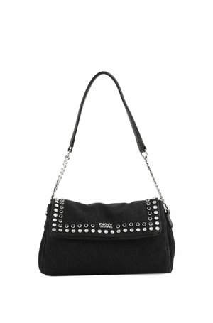 Sac à main noir DKNY Jeans avec des clous argentés sur le rabat, doté d'une chaîne et d'une bandoulière en cuir.