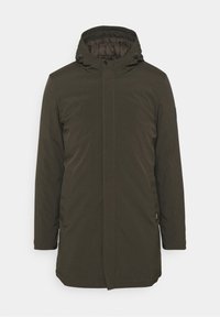 Mörk olivgrön lång vinterjacka med huva, framdragkedja och tryckknappsstängning, sidofickor och vadderad innerskikt.