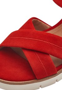 Tamaris Sandály na platformě - red