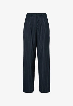 Pantalones de rayas finas azul marino oscuro, de talle alto, pierna ancha, con trabillas para cinturón y detalle de hebilla frontal.