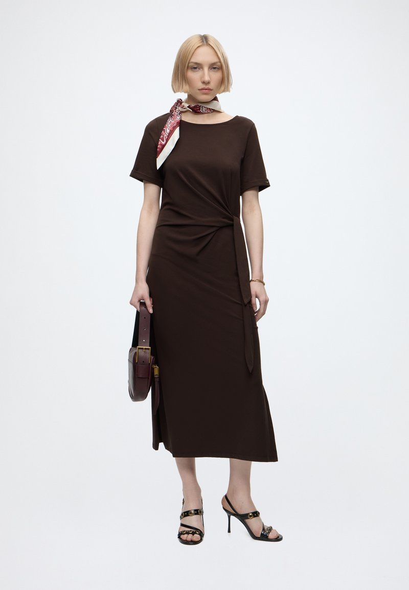 dkny brown dress SHORT SLEEVE FRONT KNOB MIDI - Jersey - chocolate plum/dark Material:Satin Eid_Shop Boho Bridesmaids Dresses | Shirt dress Casual dresses Artful prints