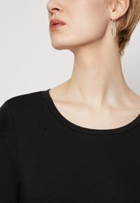 Gap Tall CREW - Pikkade varrukatega topp - black
