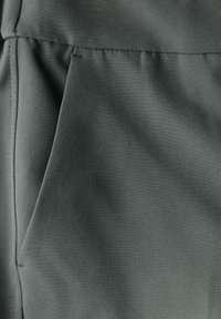 Street One WIDE  - Tygbyxor - grün