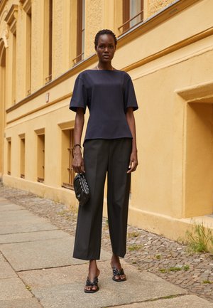Basic T-shirt - deep navy