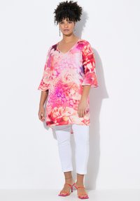 MIAMODA ALLOVER 3/4-ÄRMEL - Tuniek - hibiscus pink