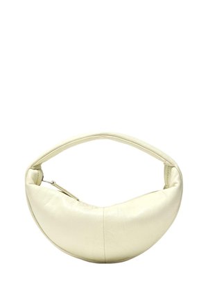 Sac d'épaule beige en forme de croissant avec une bandoulière unique et une fermeture éclair latérale.