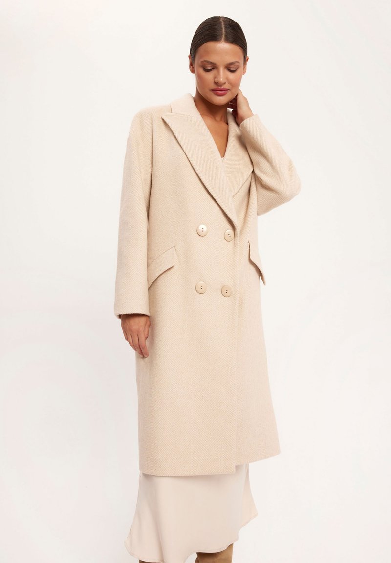 Makalu - Klasyczny płaszcz