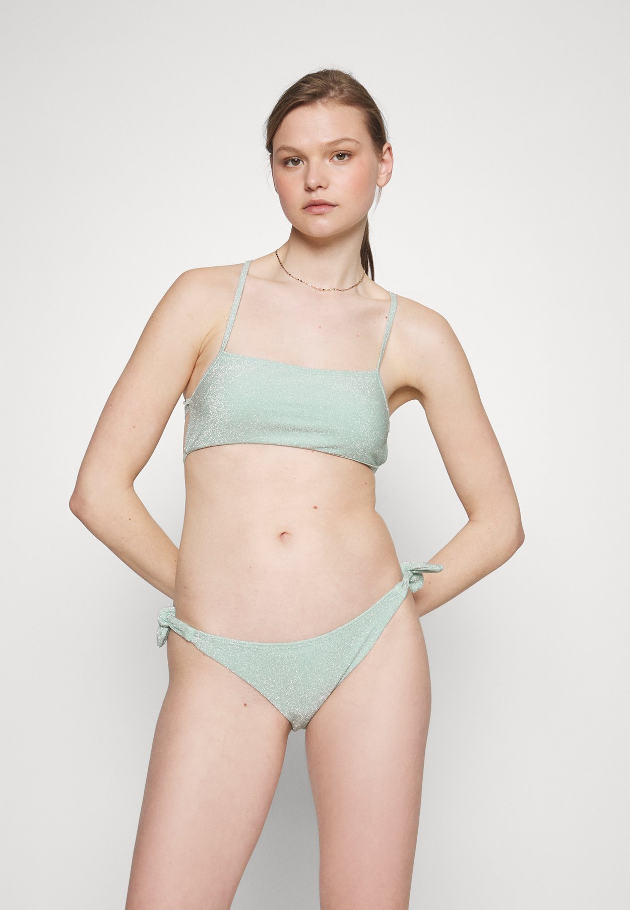 ONLSELMA BACKLESS GLIMMER SET