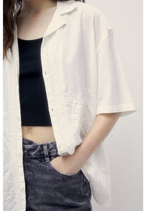 PULL&BEAR, Chemise - white