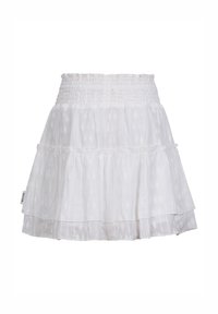 Witte gelaagde rok met een smock tailleband, voorzien van een subtiel patroon en een lichte textuur. De stof is doorzichtig met een zachte val.