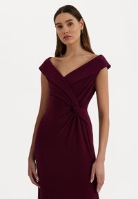 Lauren Ralph Lauren JERSEY OFF THE SHOULDER GOWN - Iltapuku - pinot noir