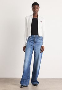 Tommy Jeans ZIP HIGH NECK CARDIGAN - Cardigan - ecru