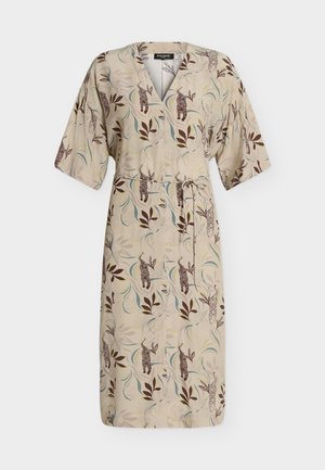 Bruuns Bazaar, BARCELLABBJANATA DRESS - Robe de jour - vanilla