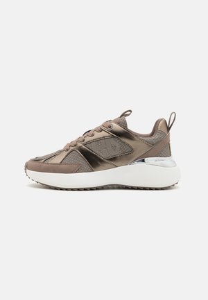 DKNY, ZOFI LACE UP - Sneakers - ash