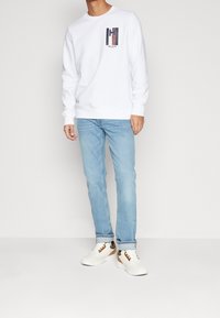 Tommy Hilfiger Felpa - white