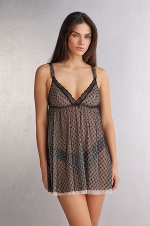 Camicia da notte in rete nera con pois, con rifiniture in pizzo, scollatura a V e spalline regolabili; tessuto leggero e trasparente, design a strati.