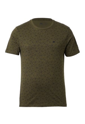 T-shirt verde oliva a maniche corte con un motivo geometrico a triangoli neri. Design con scollo a girocollo e un piccolo logo sul petto.