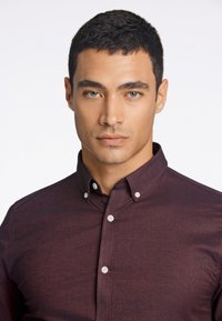 Lindbergh OXFORD SUPERFLEX - Hemd - deep red mix