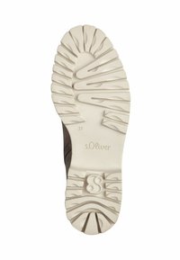 Suela de zapato de goma en beige claro con surcos y patrones texturizados. Presenta la marca "s.Oliver" y la talla "37" en relieve.
