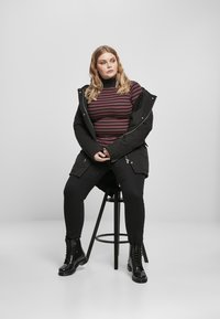 Urban Classics Langærmet T-shirt - cherry/blk