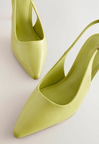 Next REGULAR FIT - FOREVER COMFORT POINT TOE  - Klasické lodičky - mottled green