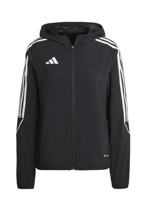 Giacca nera con zip e cappuccio, realizzata in materiale leggero. Presenta strisce bianche sulle maniche e un piccolo logo sull'orlo.