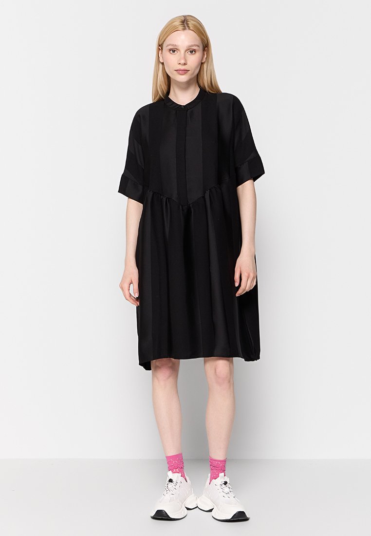 Selected Femme Jurk zwart Selected Femme Jurk zwart