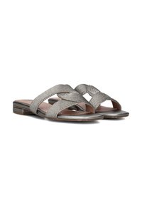 Grijze geweven slip-on sandalen met kruisbanden, leren voetbed en lage blokhak. Getextureerde banden zorgen voor visuele interesse en stabiliteit.
