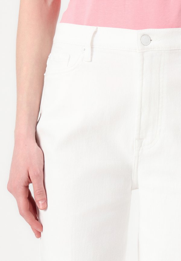 ULTRA HIGH RISE  - Relaxed fit jeans - soleil2