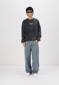 Kaotiko CREW WASHED MOONLIGHT ROMANCE UNISEX - Φούτερ - black