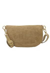 Sac bandoulière en suède beige avec une forme arrondie, présentant des finitions dorées, une sangle réglable et un aspect texturé.