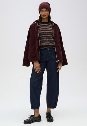 OPUS, FLUFFY VOLUMINOUS TEXTURE - Bonnet - cherry jam